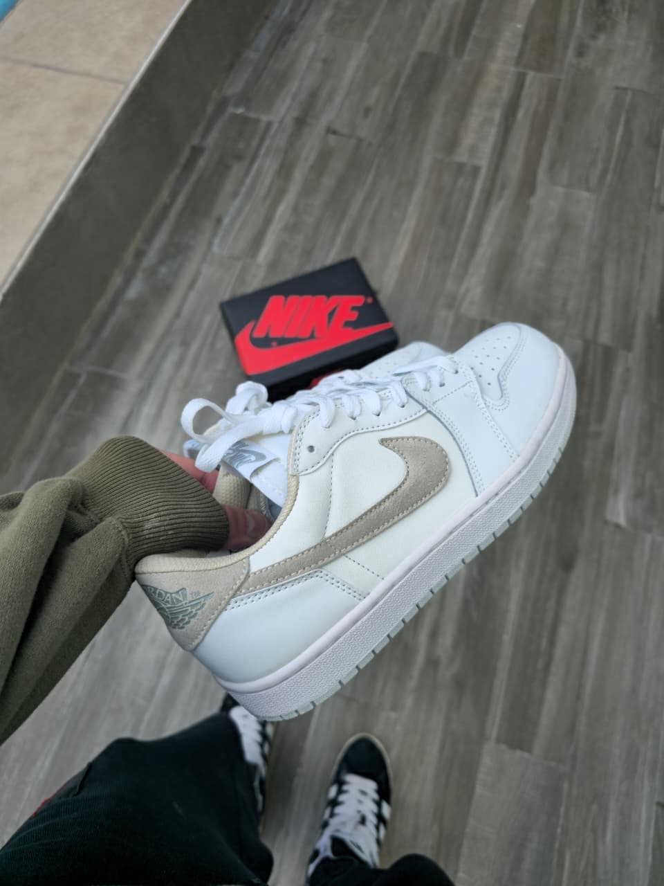 Nike Jordan Retro 1 Low Neutral Grey