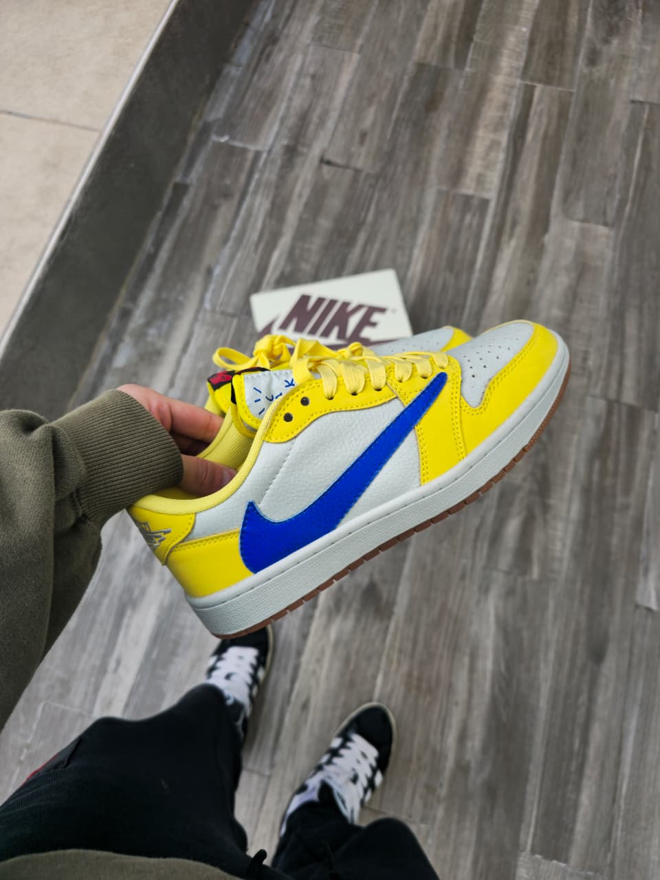 Nike Jordan Retro 1 x Travis Scott Cannary Yellow